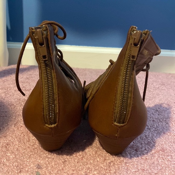 Brown Sandals with Cutouts and Laces - Picture 5 of 6